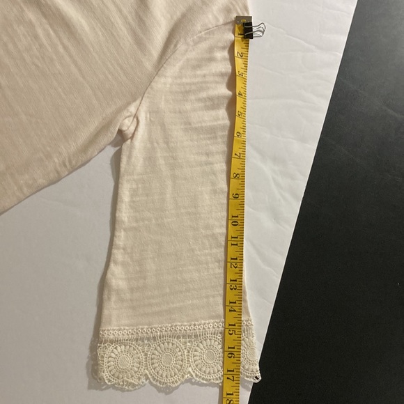 Loft cream Medium blouse 100%cotton Made in India. 3/4 sleeve lace at the cuffs - Picture 6 of 8